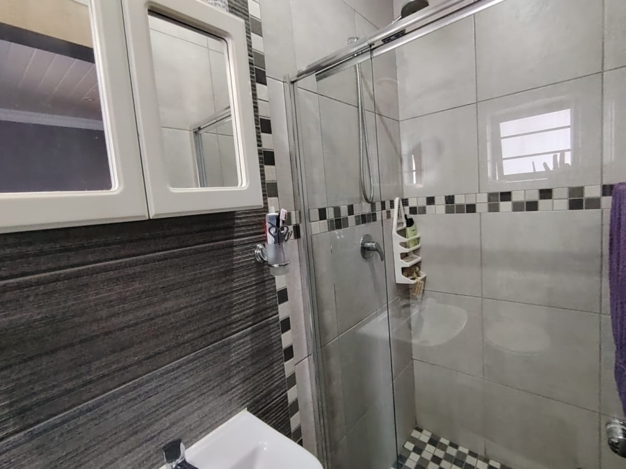 4 Bedroom Property for Sale in Island View Western Cape